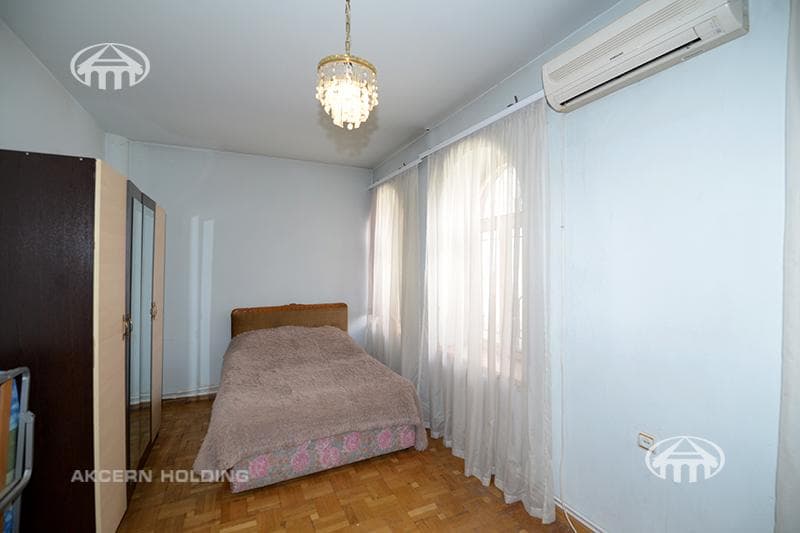 House · 5 rooms · 220 m² · Arabkir