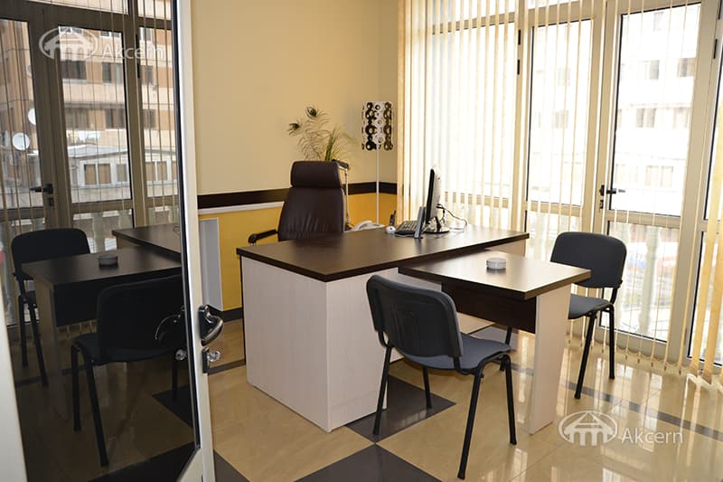 Ресторан · 778 м² · Давташен