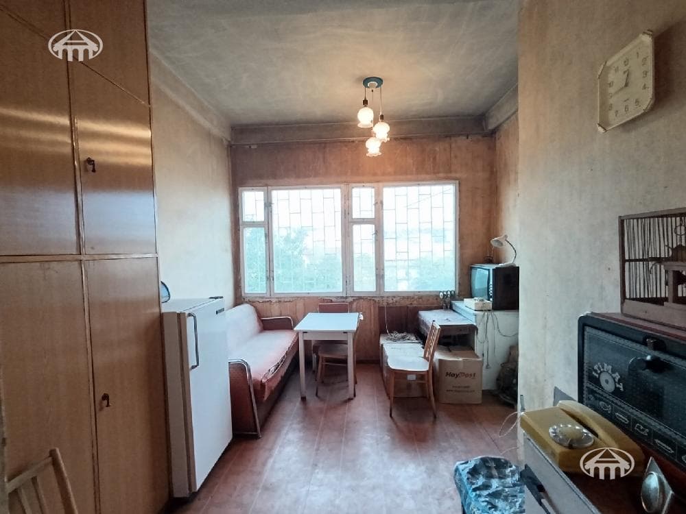 Apartment · 3 rooms · 90 m² · Kentron