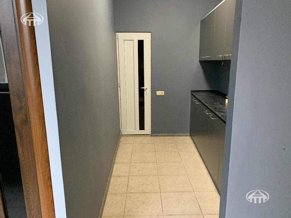 Office · 80 m² · Kentron