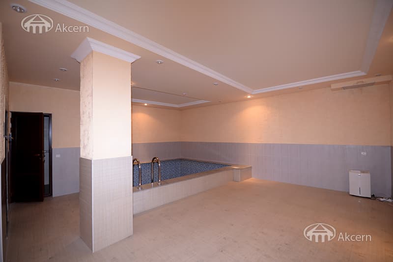 Office · 347 m² · Kentron