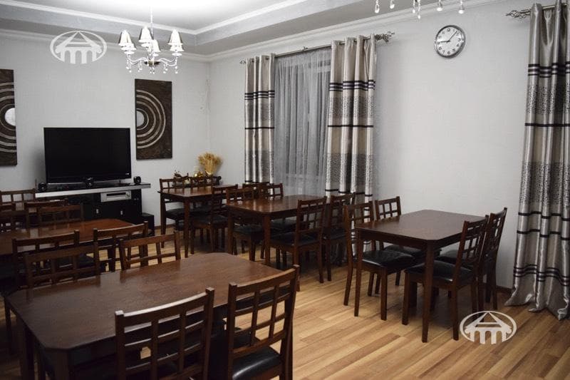 Hotel · 7 rooms · 328 m² · Arabkir