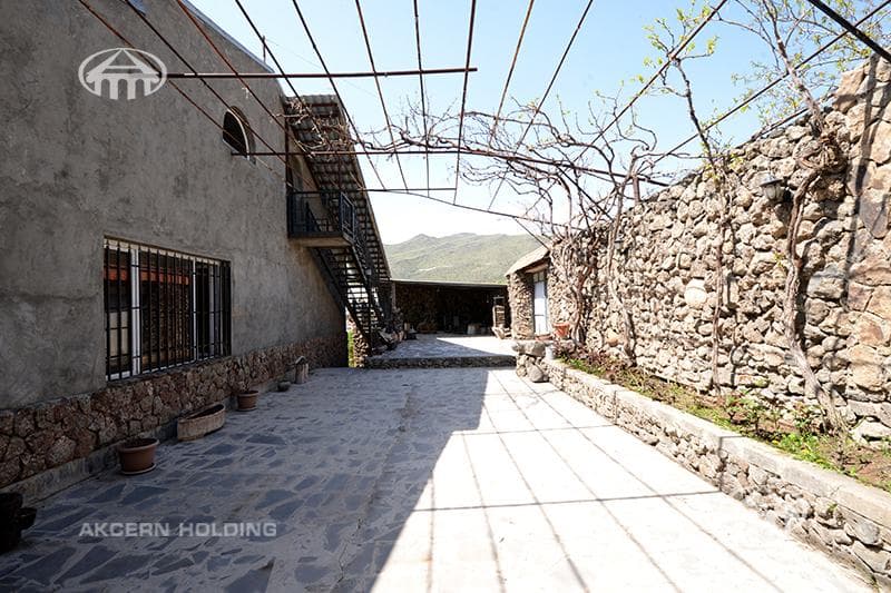 Mansion · 5 rooms · 368 m² · Ghazaravan