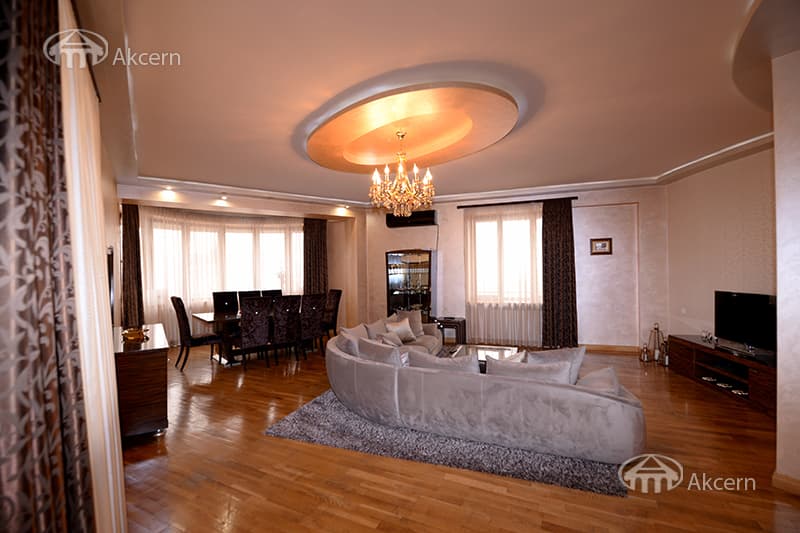 Квартира · 3 комн. · 179 м² · Арабкир