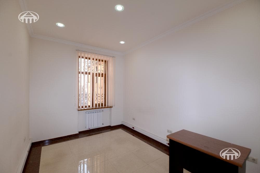 Retail · 79 m² · Arabkir
