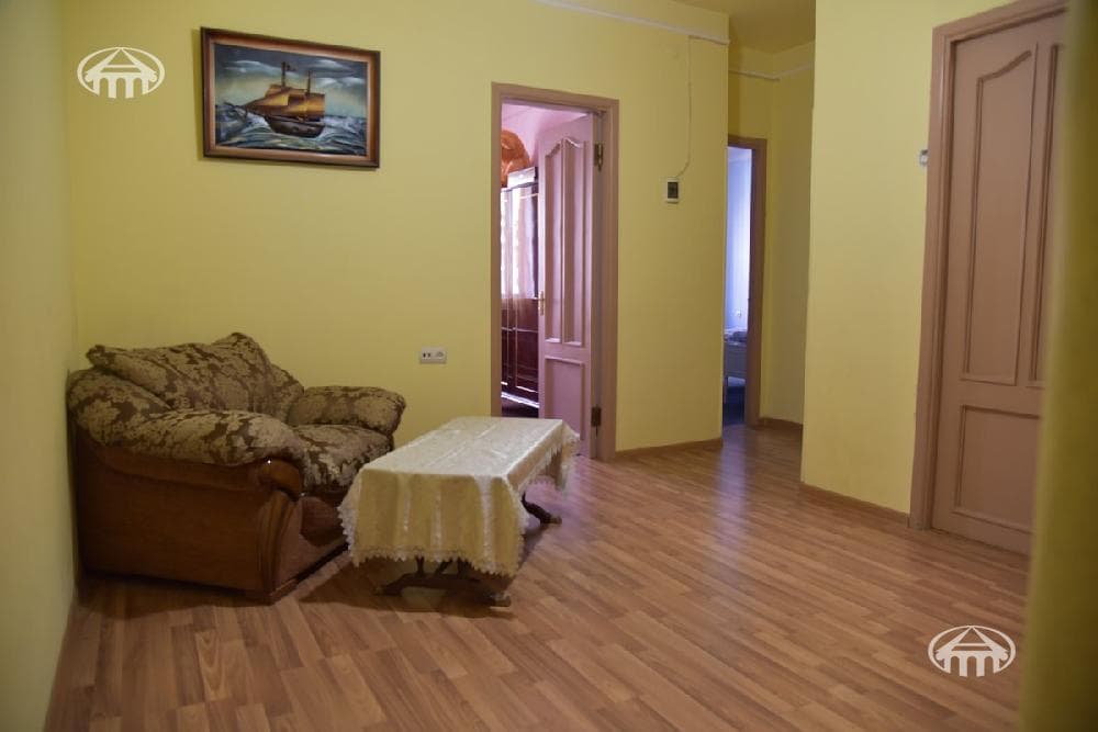 Գրասենյակ · 217 մ² · Կենտրոն
