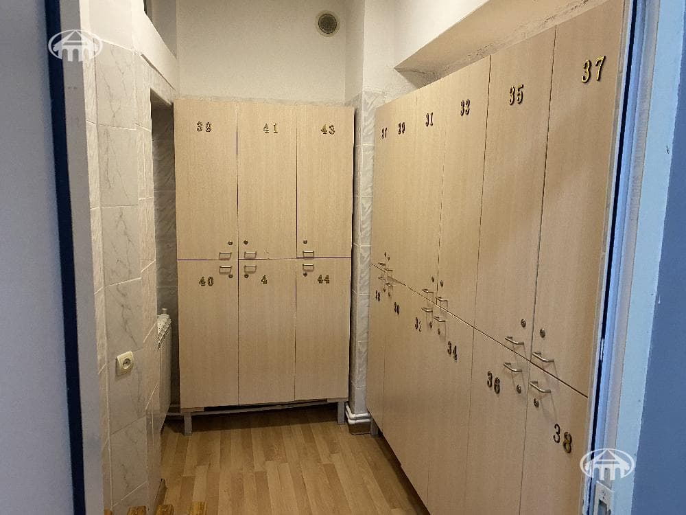 Գրասենյակ · 141 մ² · Կենտրոն