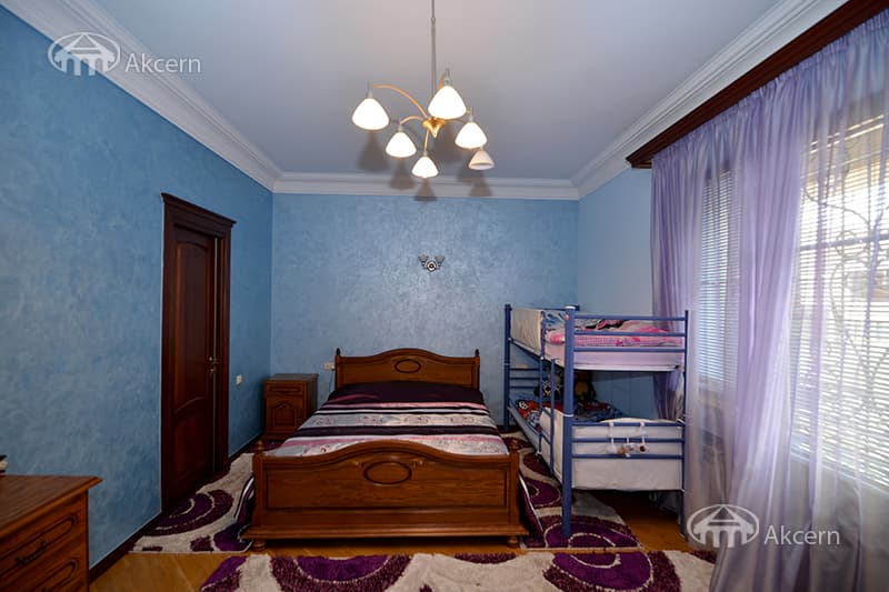 Առանձնատուն · 6 սեն. · 360 մ² · Նոր Նորք
