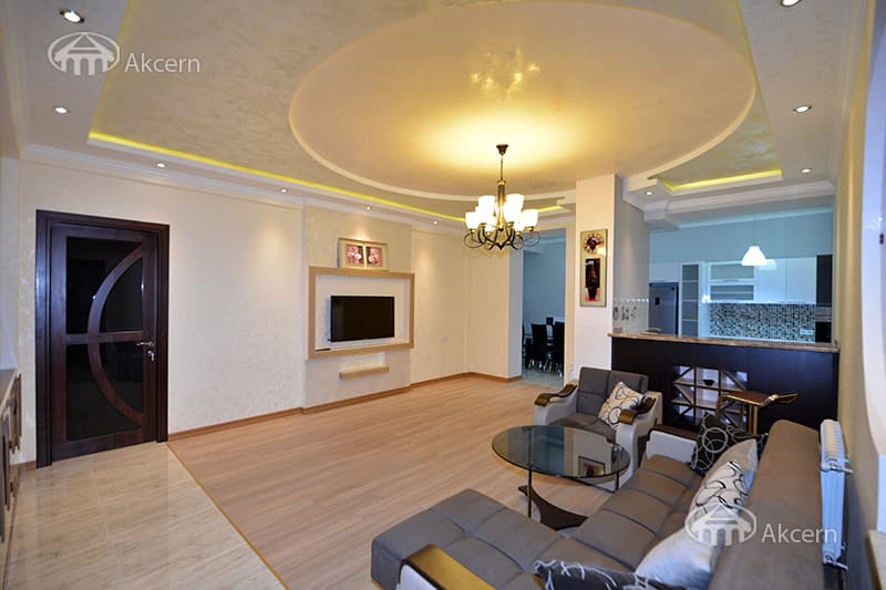Apartment · 4 rooms · 280 m² · Kentron