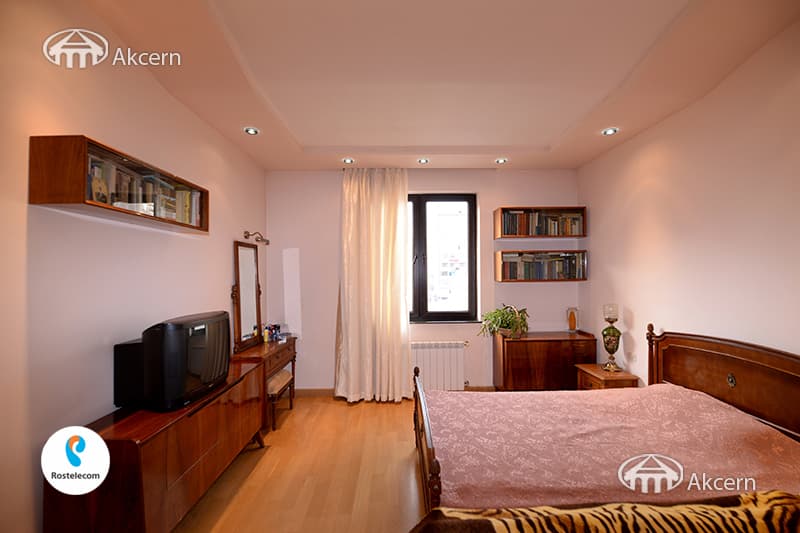 Apartment · 4 rooms · 159 m² · Kentron