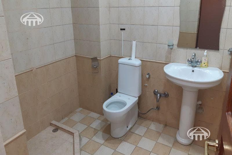 Գրասենյակ · 82 մ² · Կենտրոն