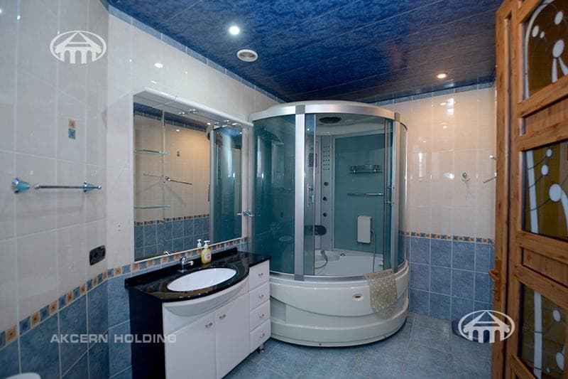 Квартира · 4 комн. · 160 м² · Кентрон