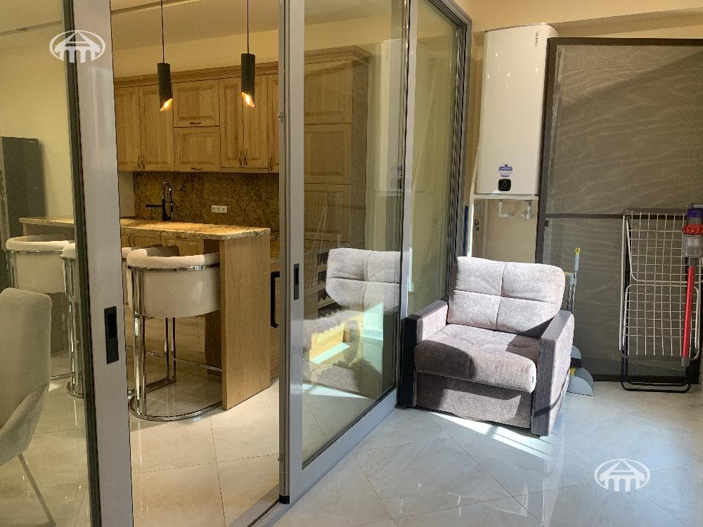Квартира · 3 комн. · 95 м² · Кентрон