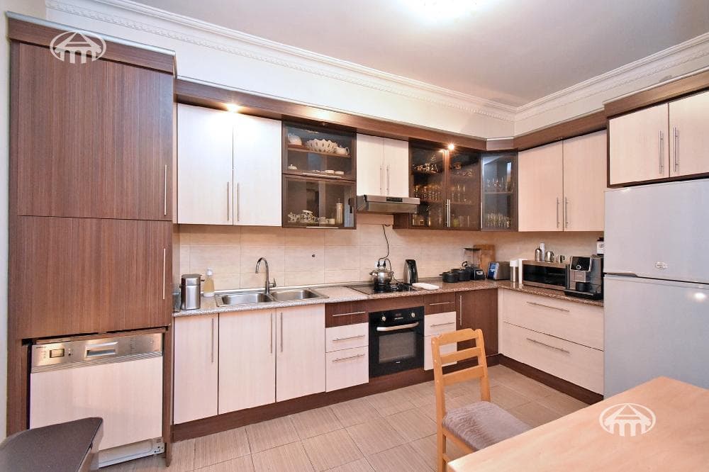 Apartment · 4 rooms · 127 m² · Kentron
