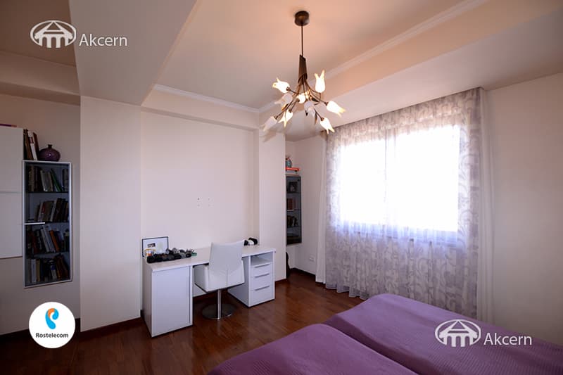 Квартира · 4 комн. · 156 м² · Кентрон