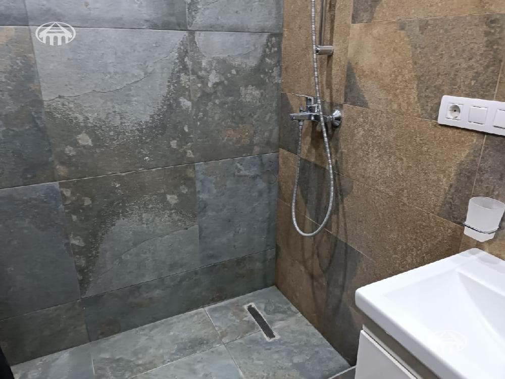 Квартира · 3 комн. · 120 м² · Кентрон