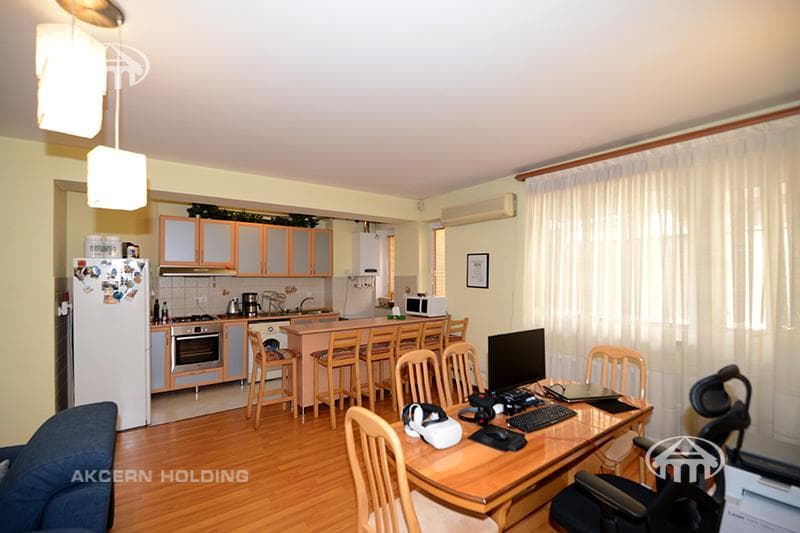 Apartment · 3 rooms · 83 m² · Kentron