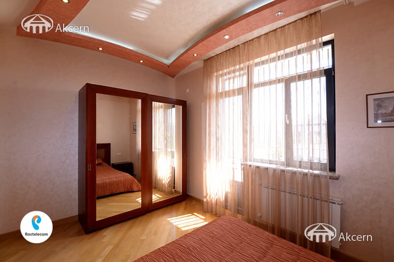 Mansion · 7 rooms · 729 m² · v. Arinj