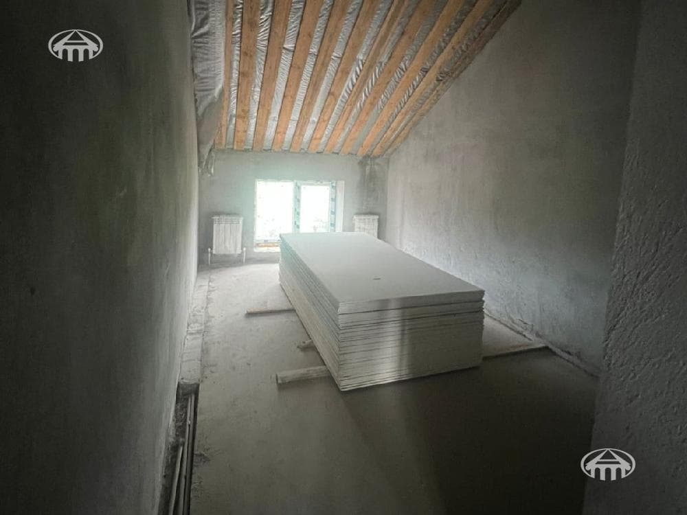 Квартира · 4 комн. · 142 м² · Кентрон
