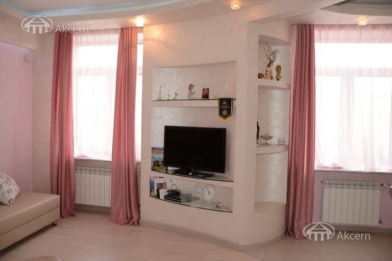 Apartment · 3 rooms · 96 m² · Kentron