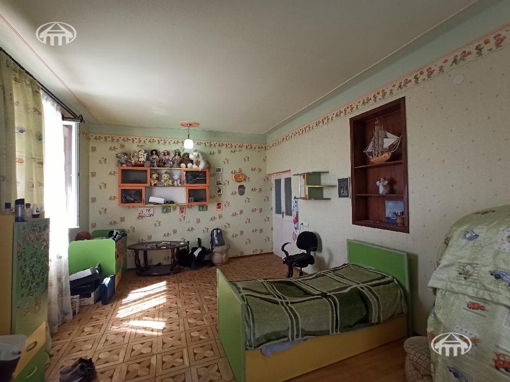 House · 8 rooms · 459 m² · Nor Nork