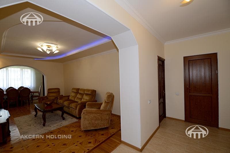 Apartment · 3 rooms · 100 m² · Kentron