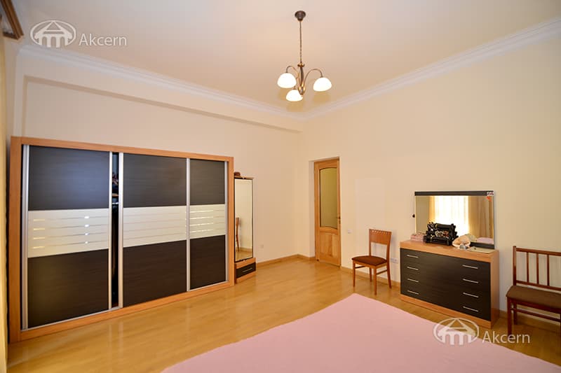 Mansion · 9 rooms · 486 m² · Nork-Marash