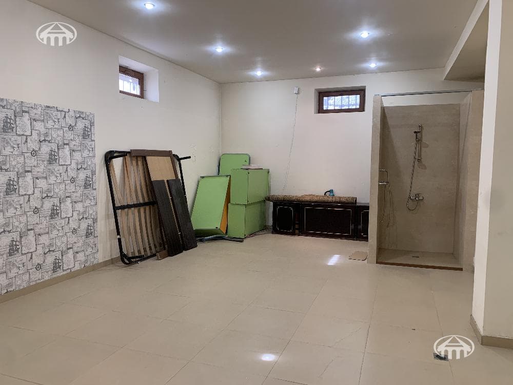 Առանձնատուն · 7 սեն. · 630 մ² · Կենտրոն