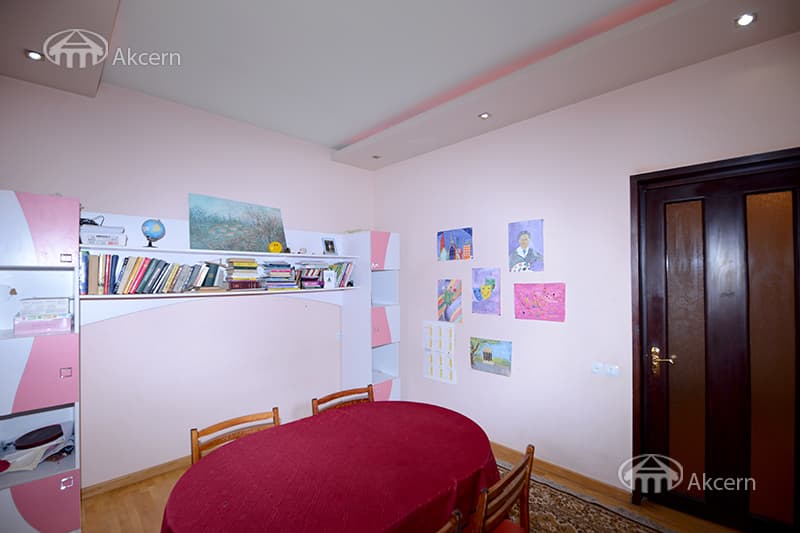 Дом · 5 комн. · 342 м² · Давташен