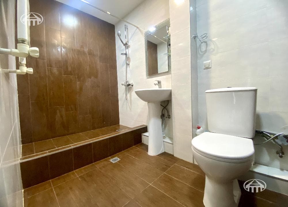 Apartment · 2 rooms · 72 m² · Kentron