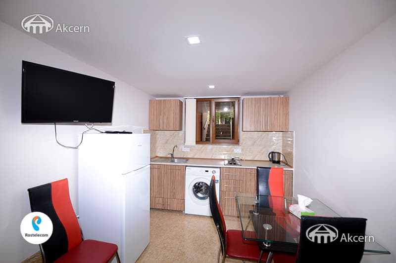 House · 4 rooms · 177 m² · Kentron