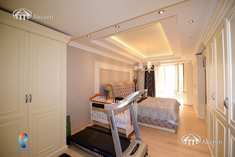 Квартира · 4 комн. · 174 м² · Кентрон