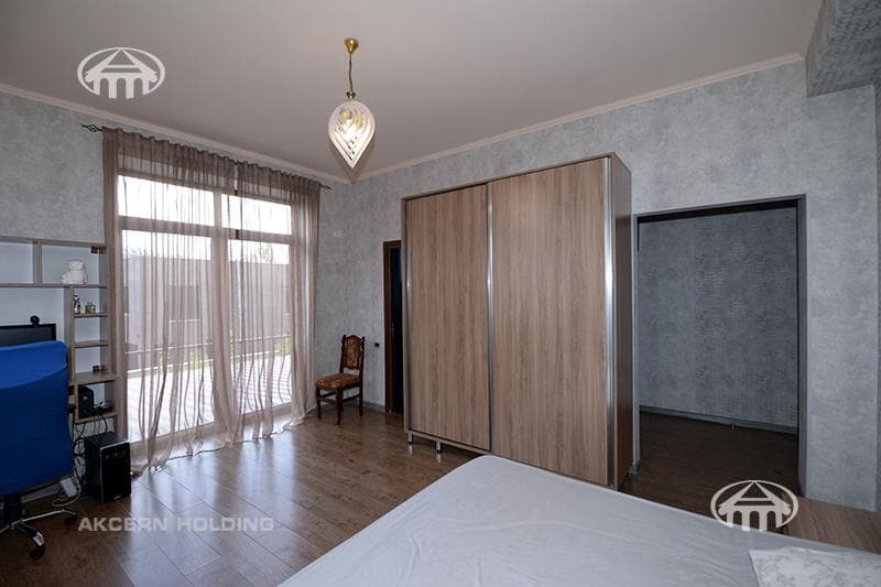 Առանձնատուն · 5 սեն. · 640 մ² · գ․ Առինջ