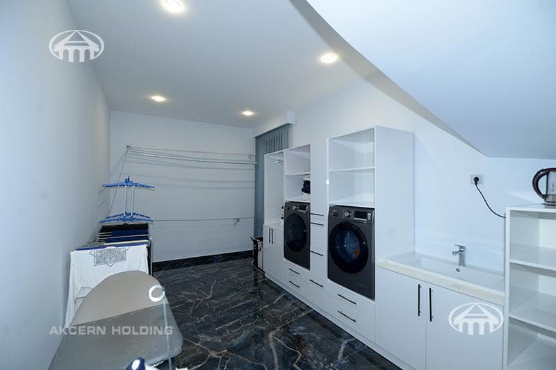 House · 6 rooms · 567 m² · Ajapnyak