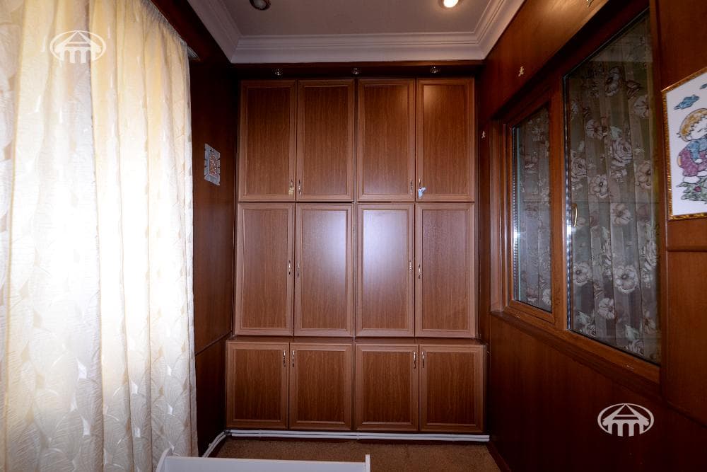 Սեփական տուն · 4 սեն. · 285 մ² · Էրեբունի