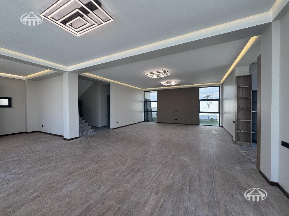 Mansion · 4 rooms · 273 m² · Dzoraghbyur