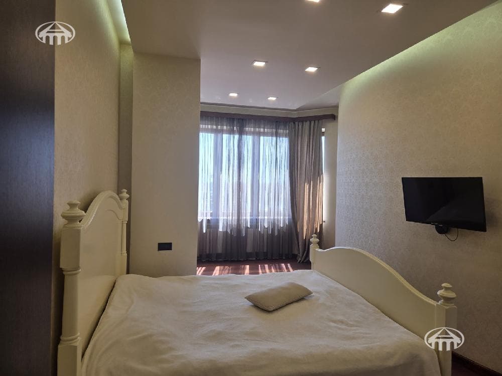 Квартира · 3 комн. · 130 м² · Кентрон