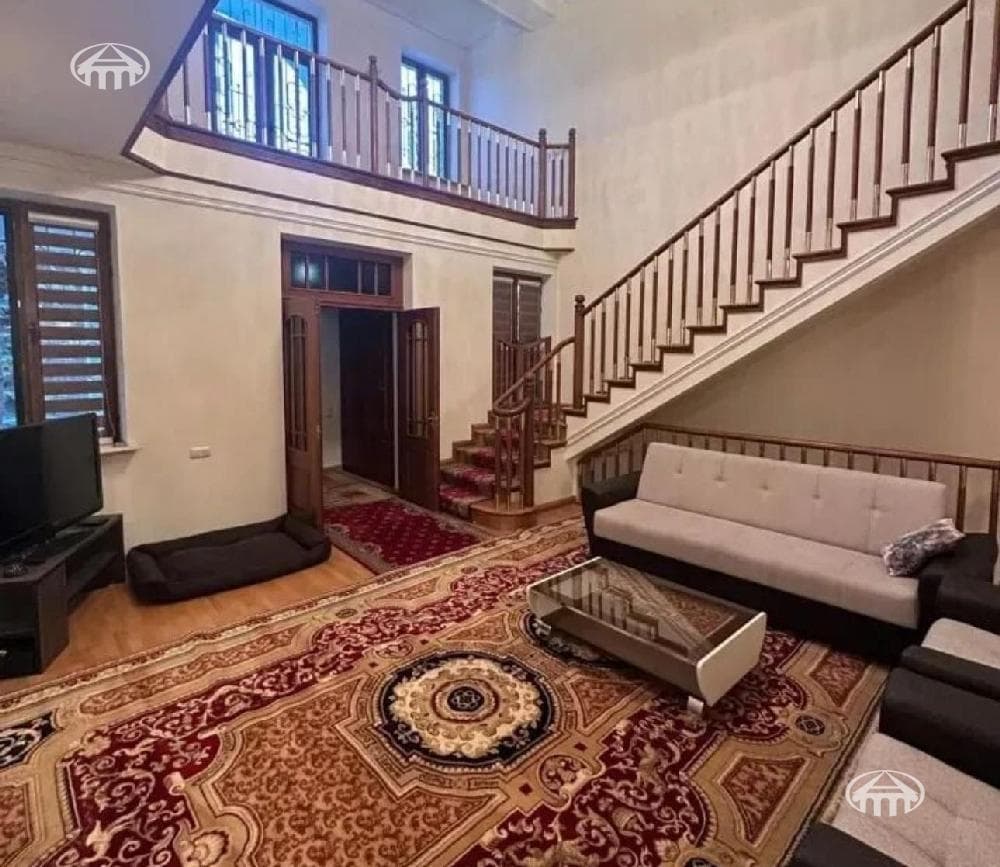 Особняк · 8 комн. · 540 м² · Джрвеж