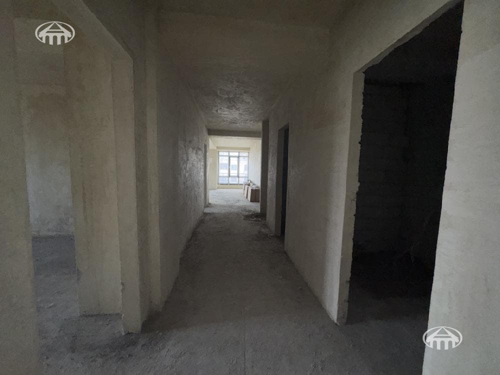 Квартира · 5 комн. · 209 м² · Кентрон