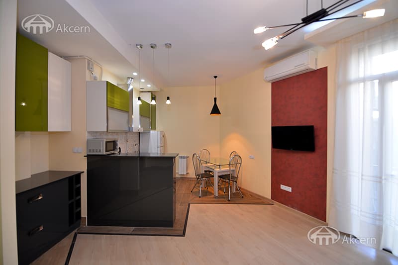 Apartment · 2 rooms · 70 m² · Kentron