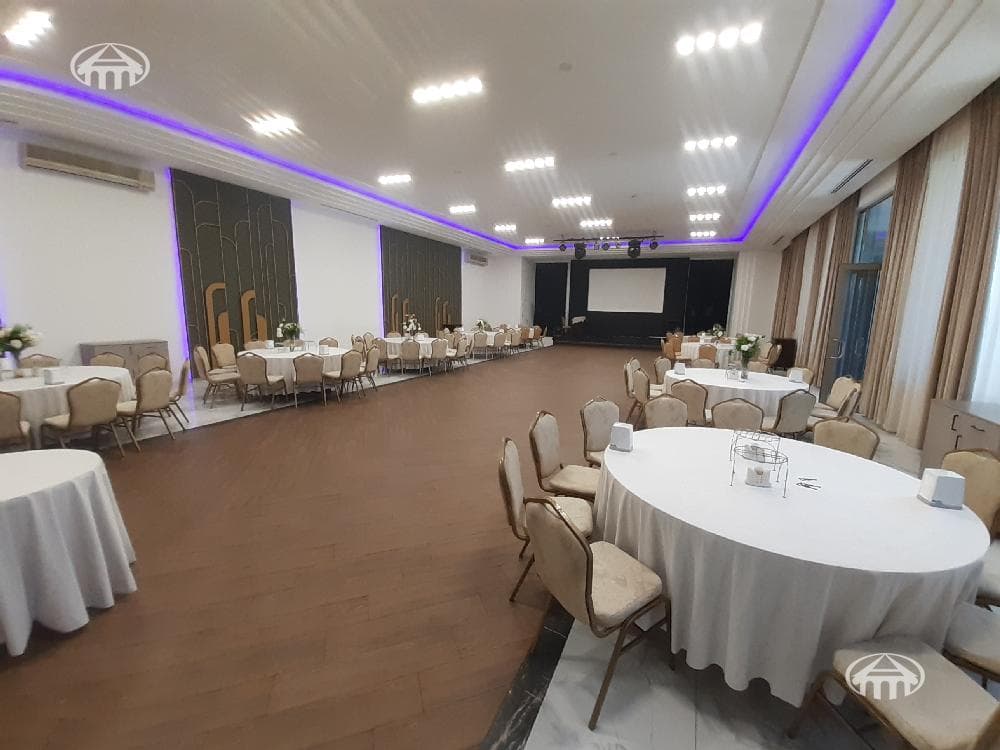Ресторан · 590 м² · Джрвеж