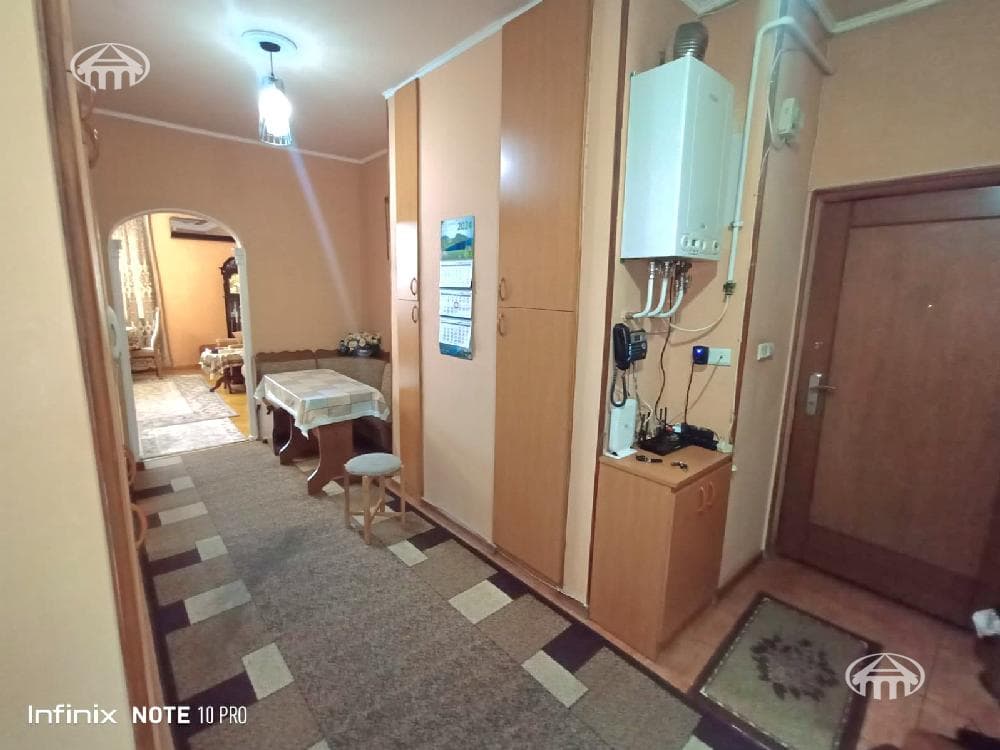 Квартира · 3 комн. · 80 м² · Арабкир