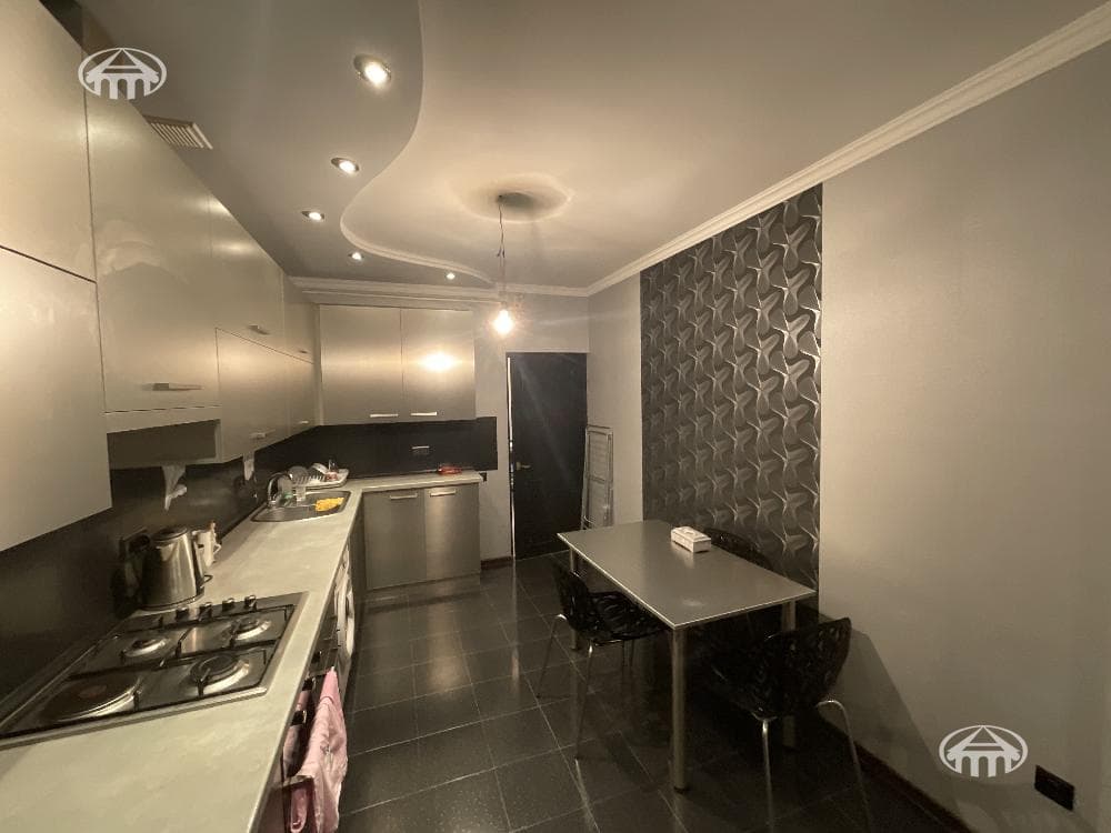 Квартира · 4 комн. · 92 м² · Аджапняк
