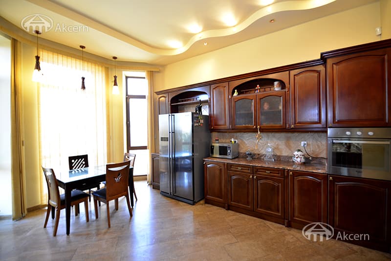 Mansion · 5 rooms · 320 m² · Nork-Marash