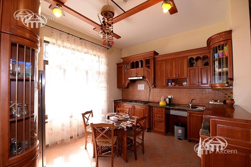 Отель · 5 комн. · 540 м² · Кентрон