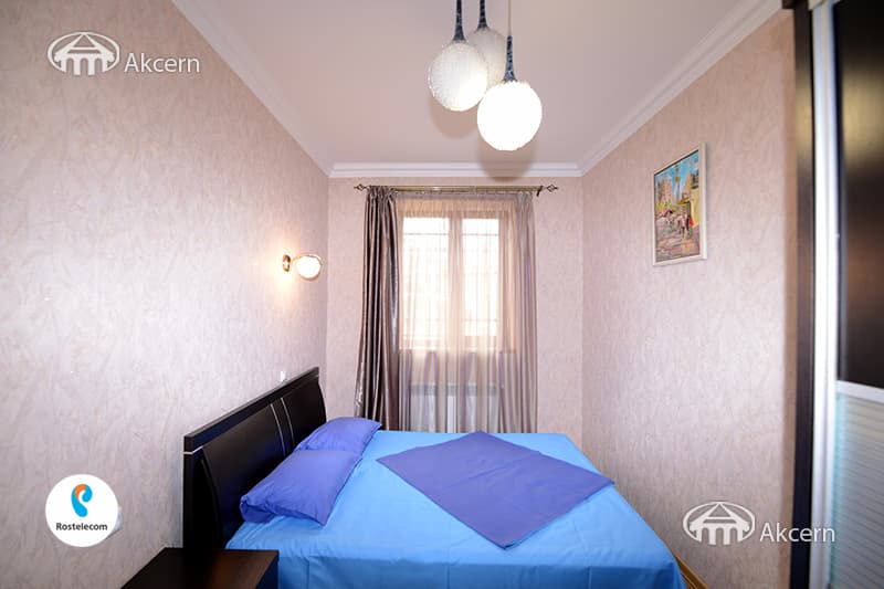 House · 4 rooms · 177 m² · Kentron