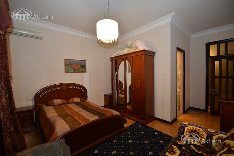 Дом · 7 комн. · 400 м² · Арабкир