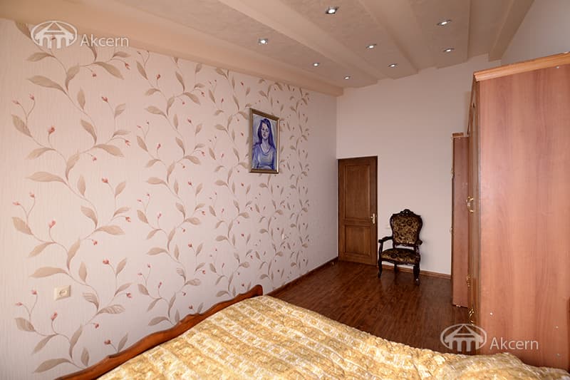 Дом · 4 комн. · 162 м² · Арабкир