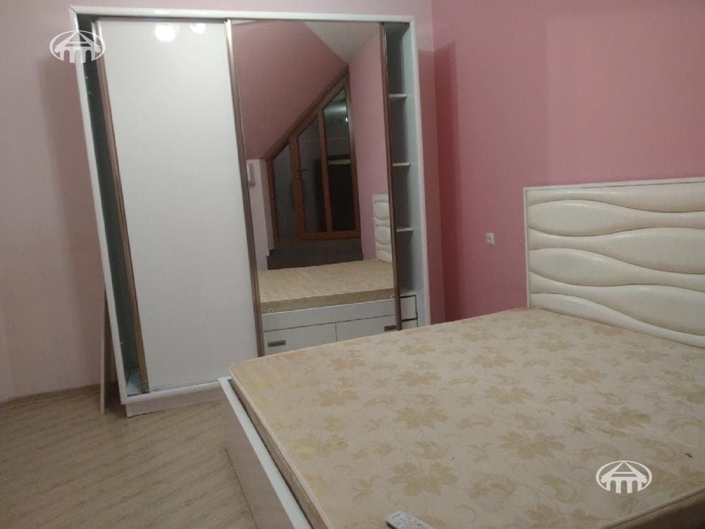 Квартира · 4 комн. · 184 м² · Кентрон