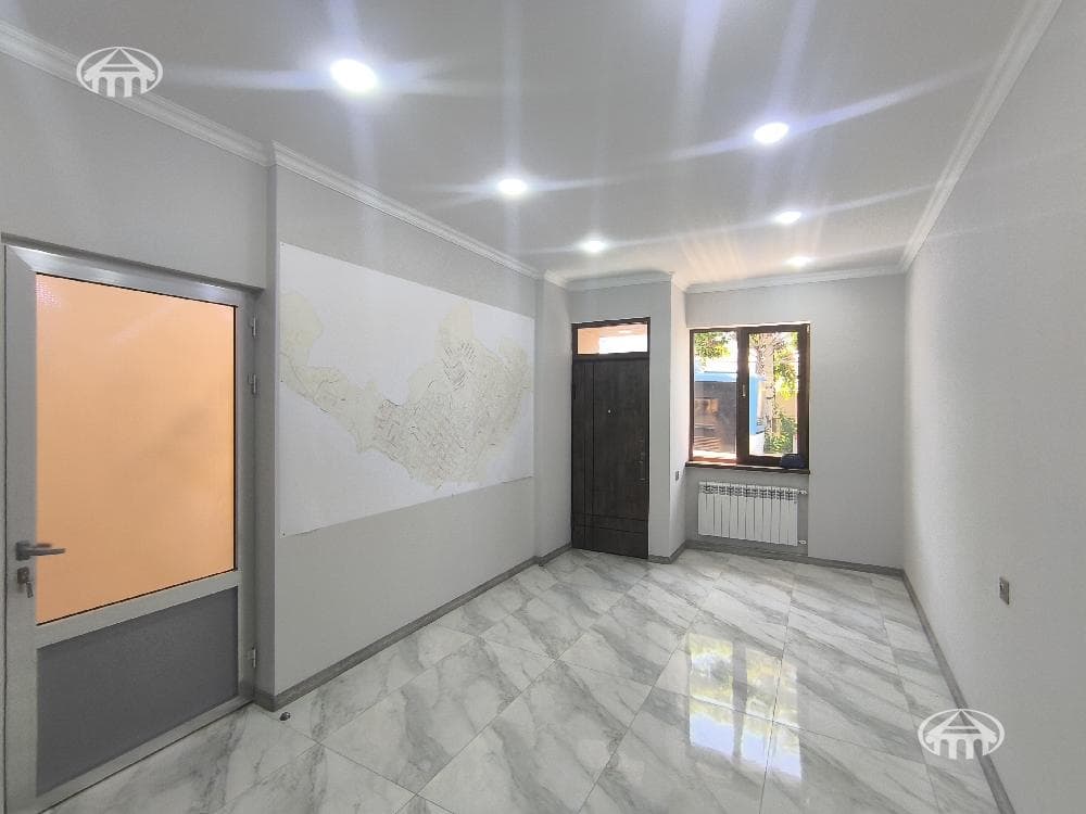 Офис · 270 м² · Давташен